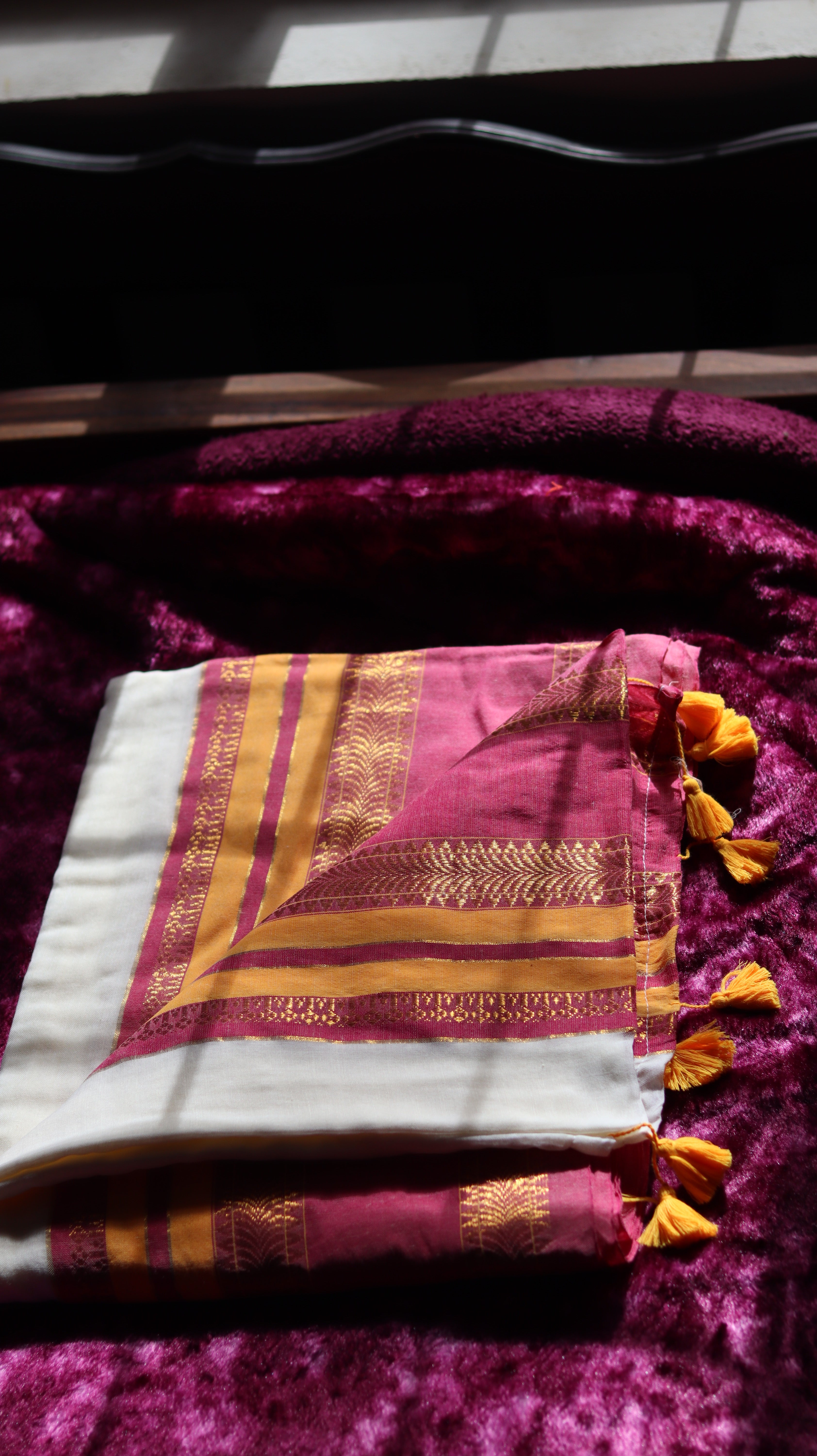 Mulcotton Saree with pink and yellow kanchi border 120count