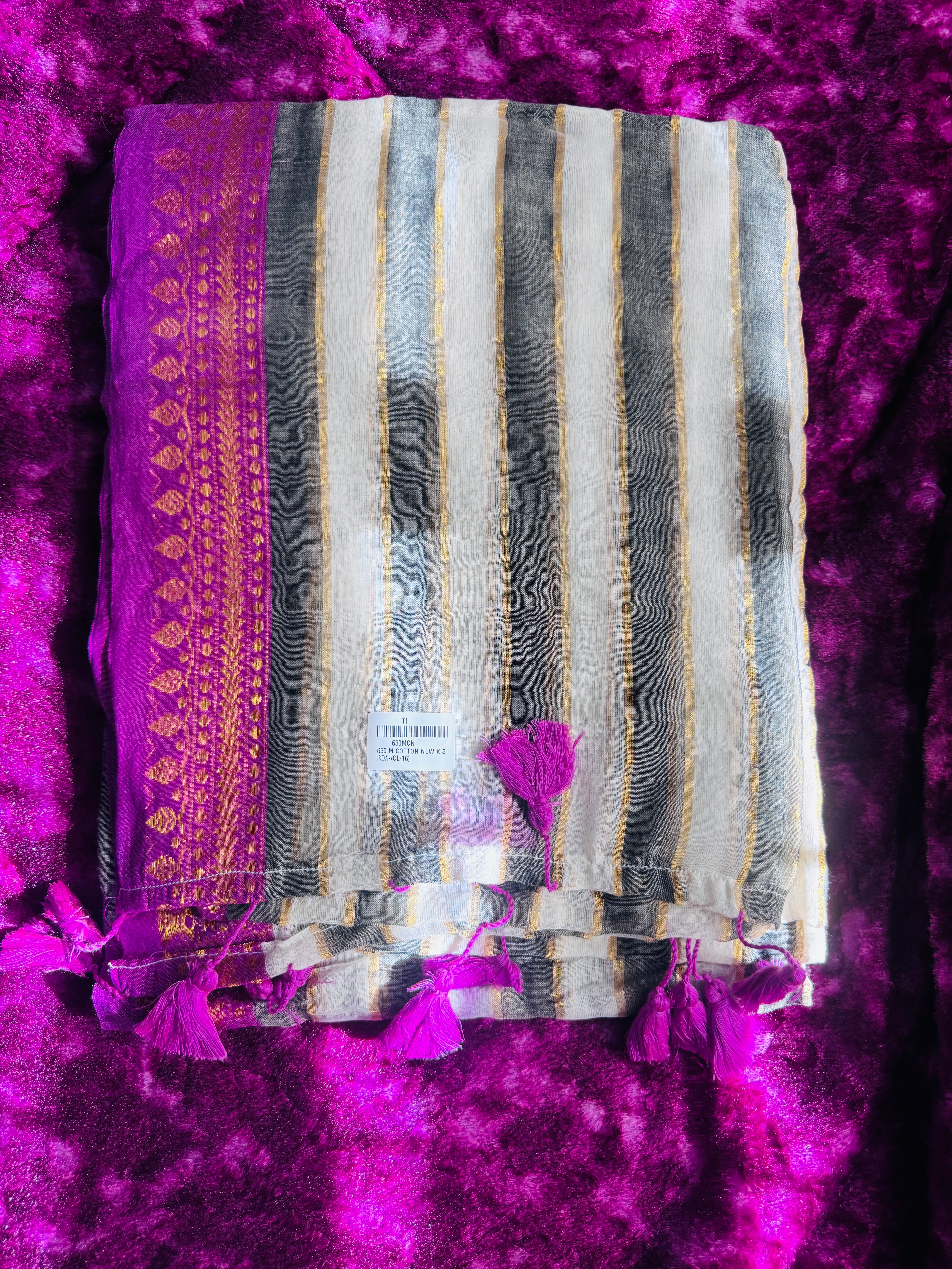 Mulcotton Saree with magenta border and Black stripes-120 count